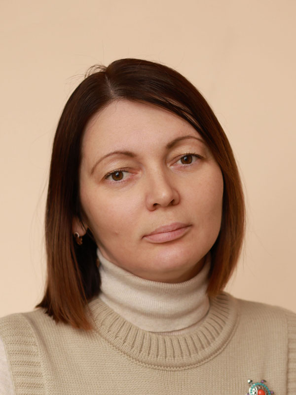 Чернобай Елена Андреевна.